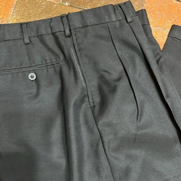 Jos. A. Bank pleated trousers black size 40 x 30. - Picture 3 of 3